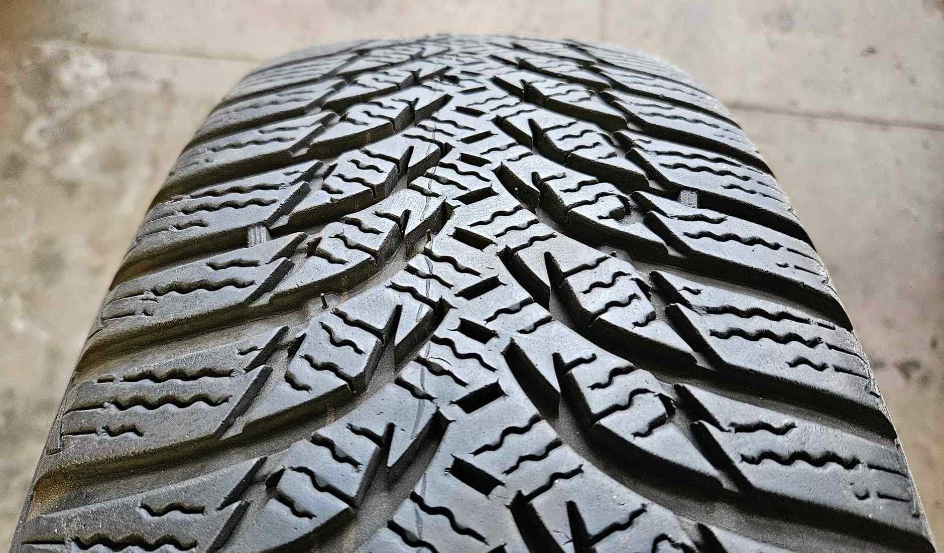 4x 185/65R15 88T Kumho WinterCraft WP51 / 2x 6mm + 2x 5mm