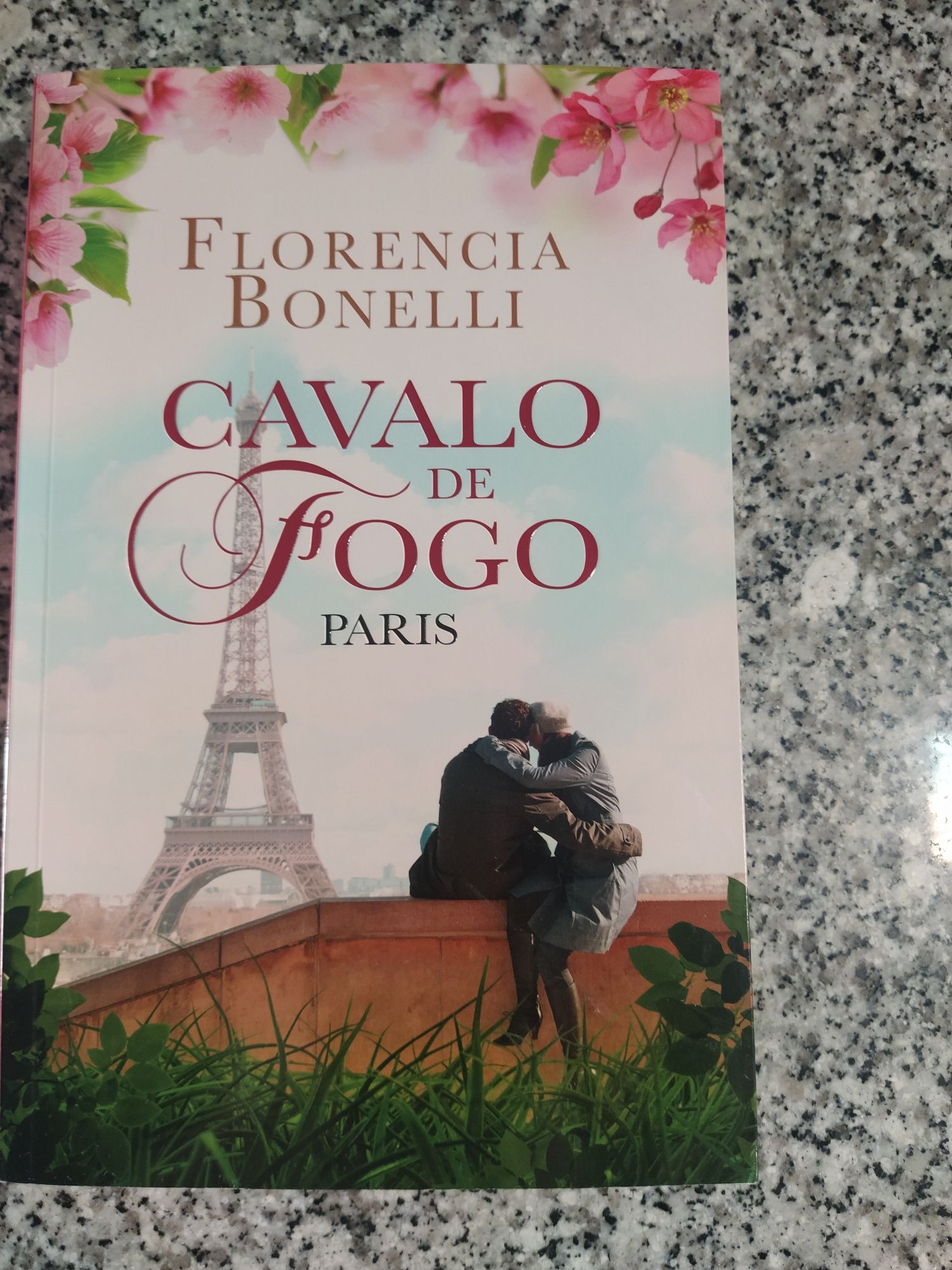 Livro de Florencia Bonelli título Cavalo de Fogo