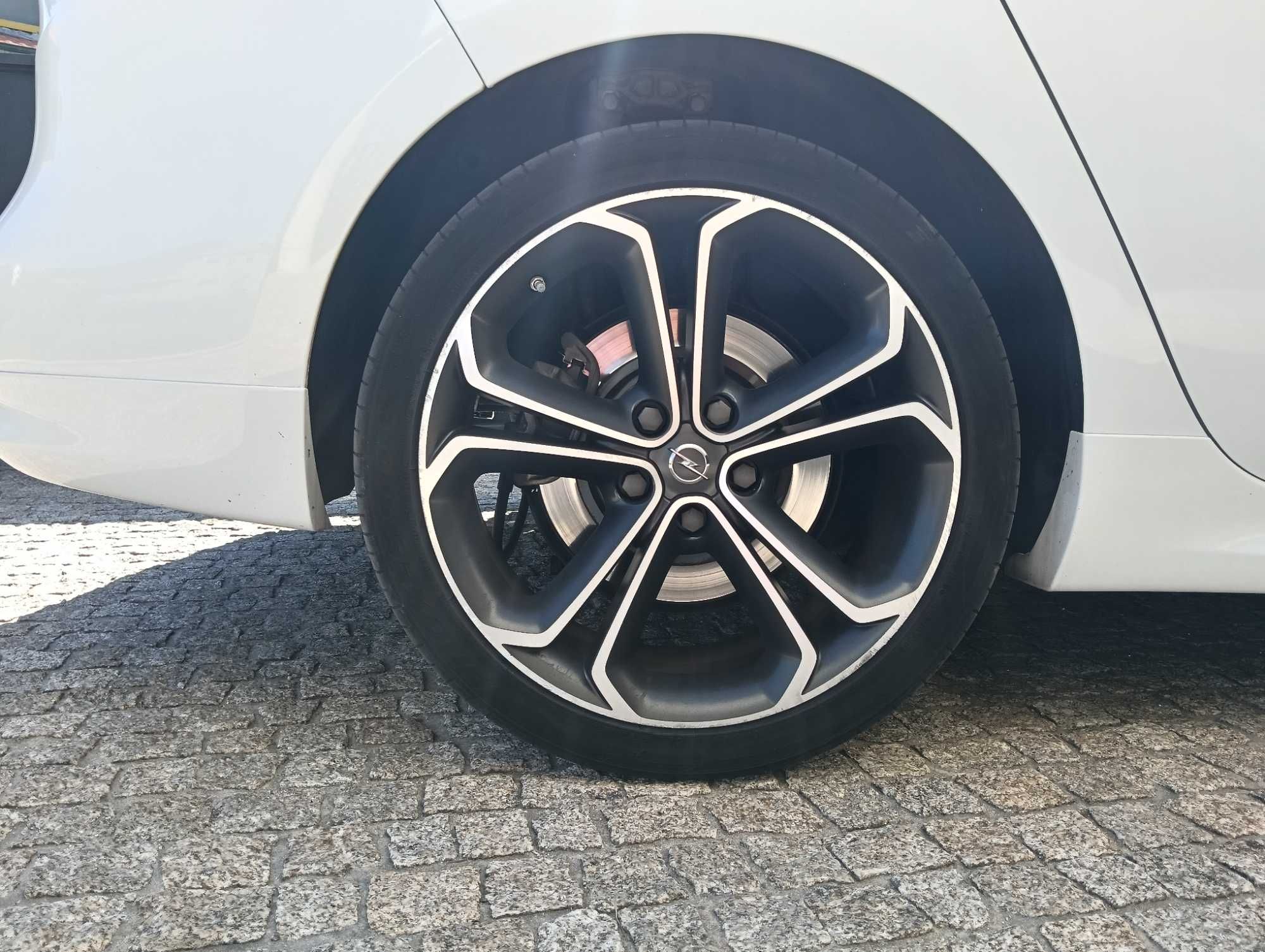 Opel Zafira 2.0 CDTi OPC Line – 7 Lugares com Luxo e Desempenho!