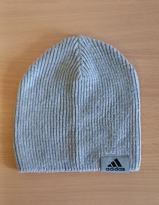 Шапка Adidas на 3-4 роки