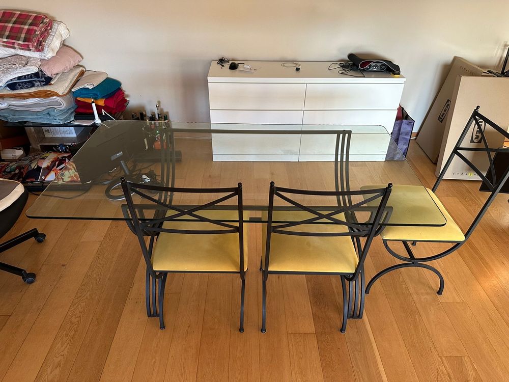 Mesa de Jantar em Vidro Temperado com Estrutura Metálica