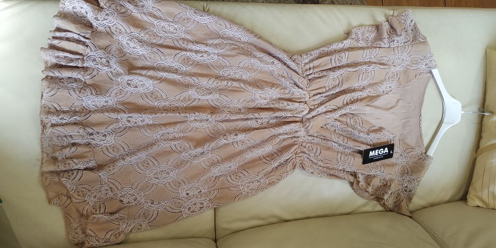 Sukienka z koronki bawełnianej