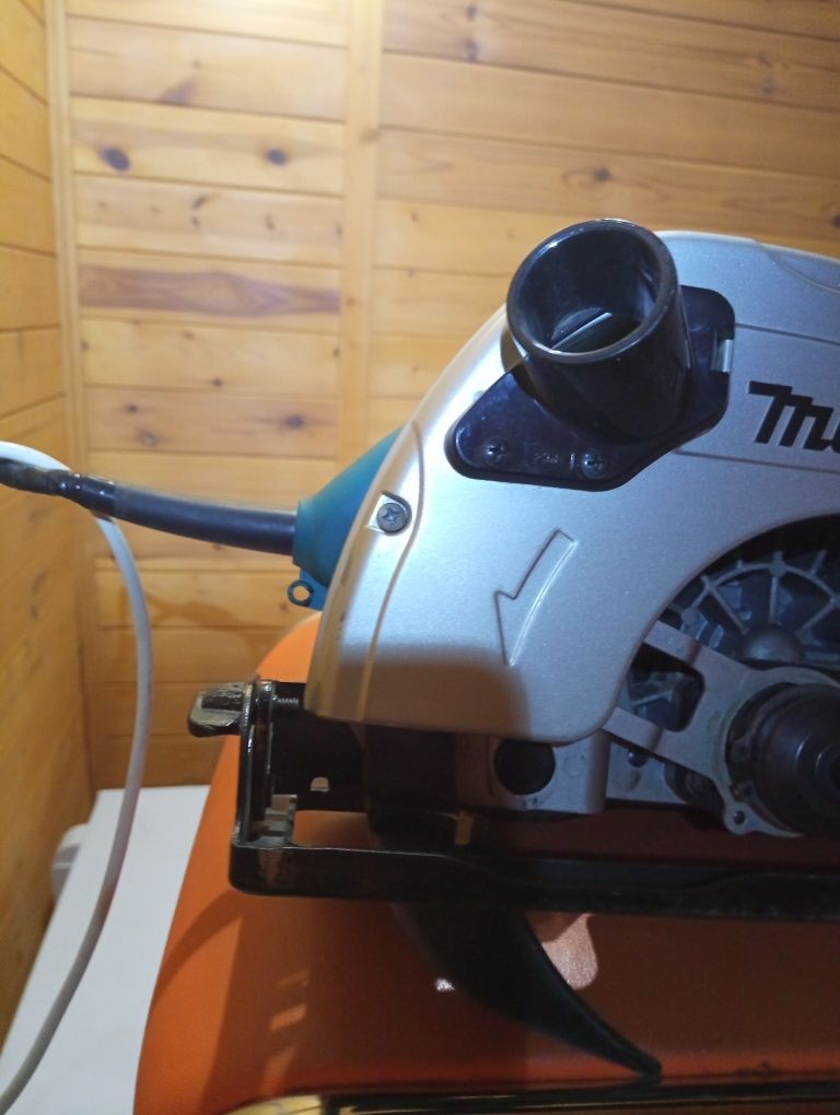 Ручная циркулярка makita