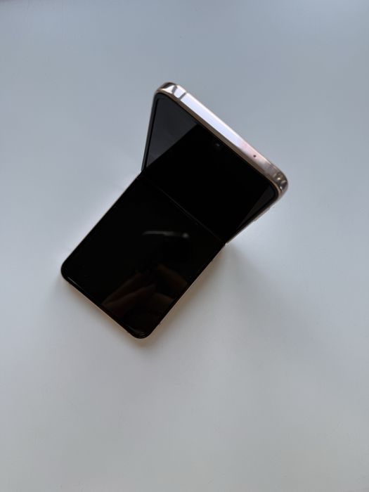 Samsung Galaxy Z Flip4 5G
