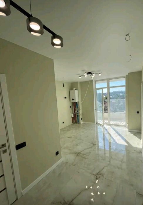 БЕЗ КОМІСІЇ! світла однокімнатна КВАРТИРА з новим ремонтом. НАБЕРЕЖНА