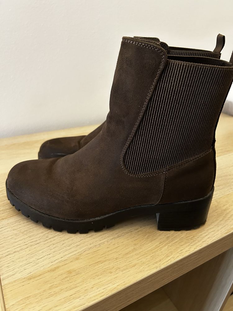 Botas castanhas Lefties