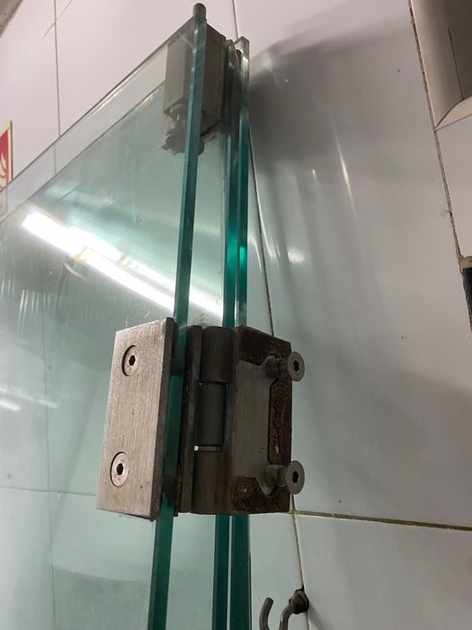 4 Porta vidro com resistência alto.