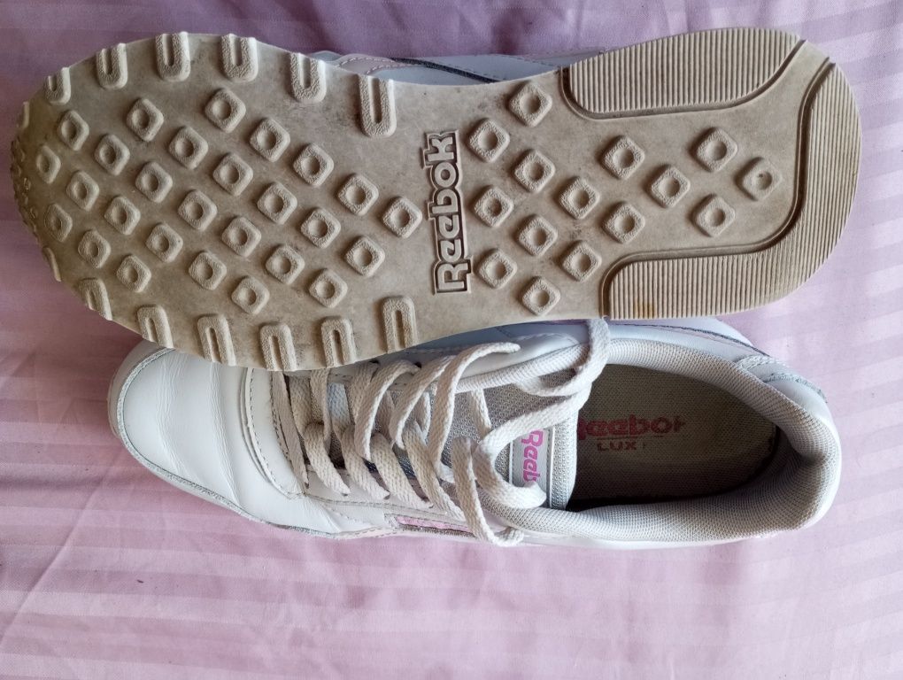 Продам кросівки фірми Reebok 38,5 р.
