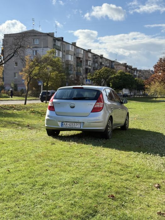 Хюндай І 30 в гарному стані на автоматі
