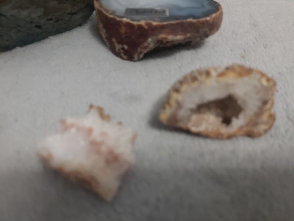 Minerały agat geode  citrine