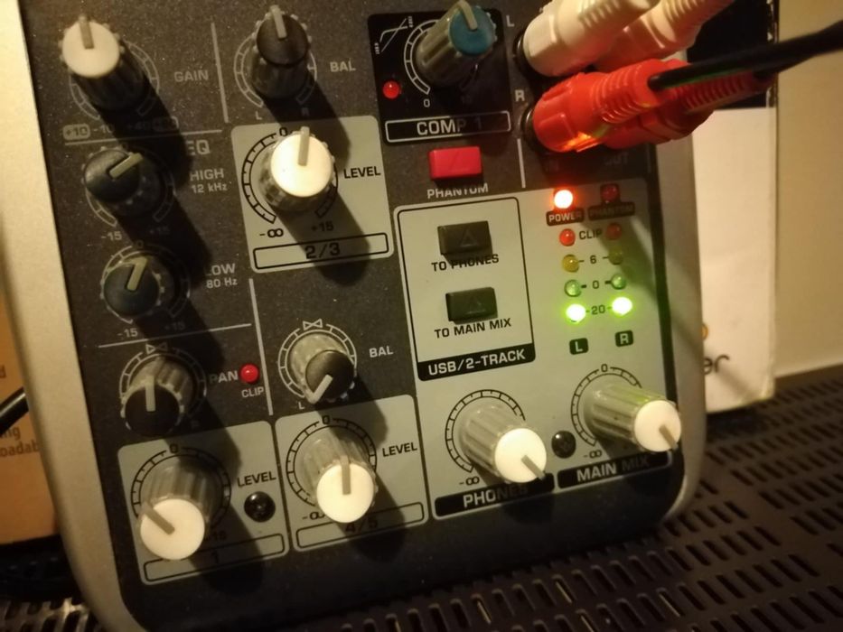 Mesa de audio Behringer, mod Xenix Q502 USB