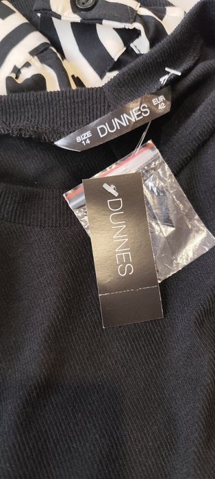 Sukienka czarna z długim rękawem we wzory,nowa