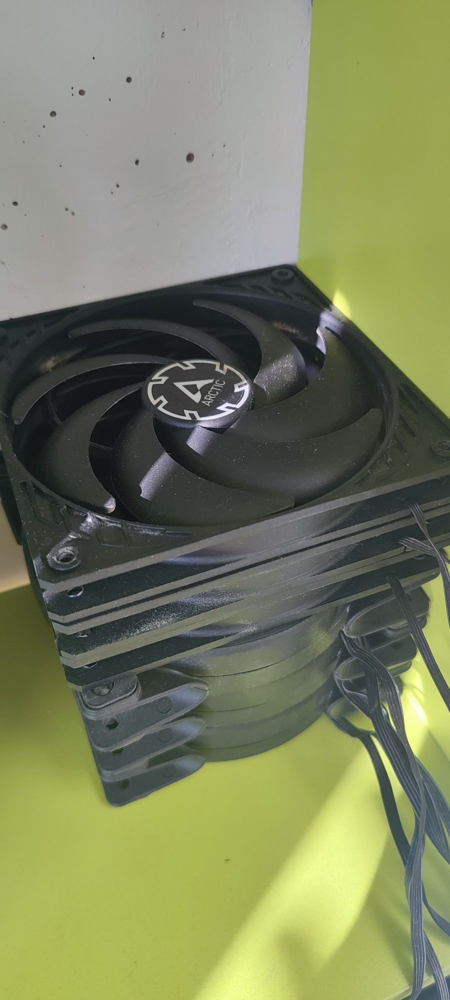 Arctic p12 slim и pccooler corona