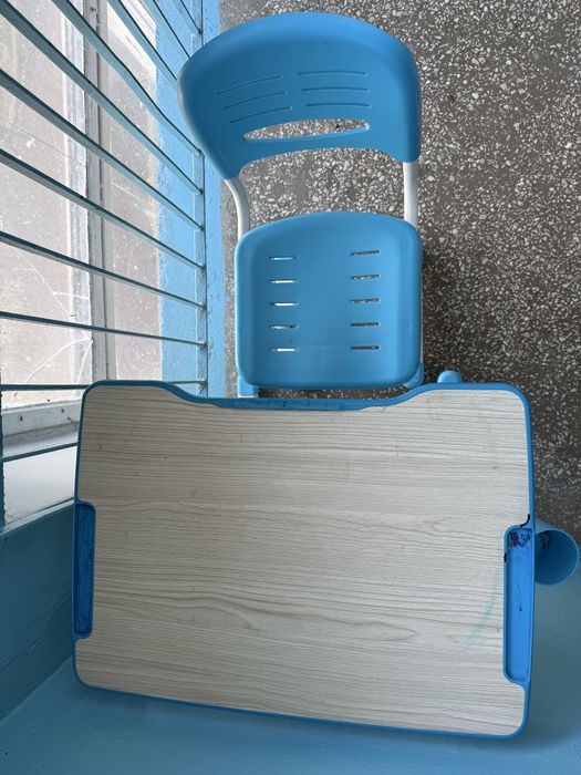 Дитяча парта зі стільцем (регульована по висоті)