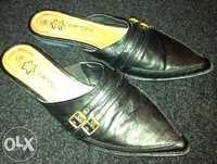 Sandálias chinelos, clássicos, pretos, novos, número 39