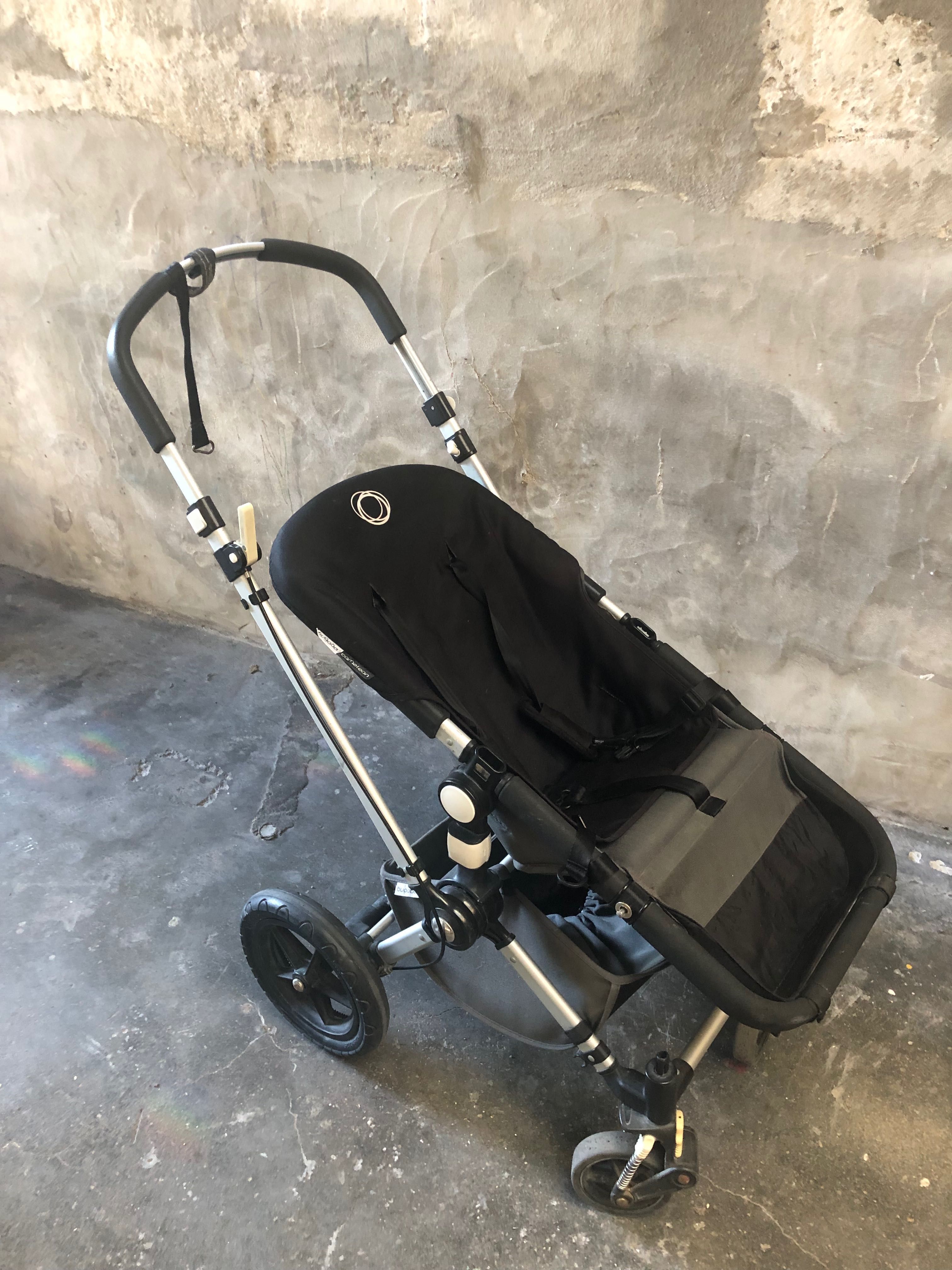 Carrinho bebé Bugaboo Cameleon com muitos accessories