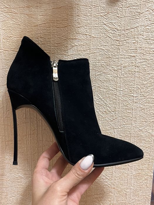 Ботильйони John Richmond