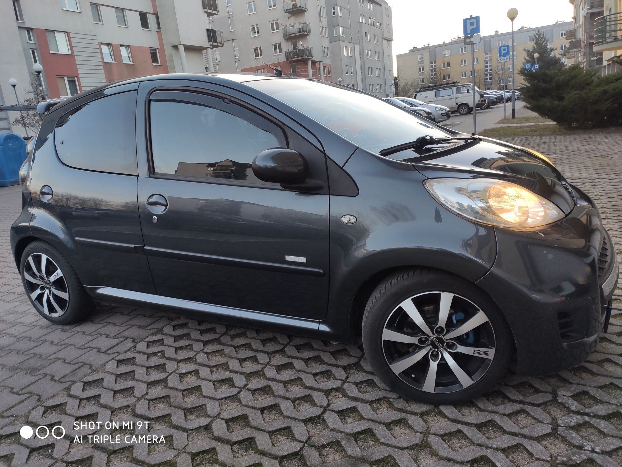 Peugeot 107 1.0 2011r