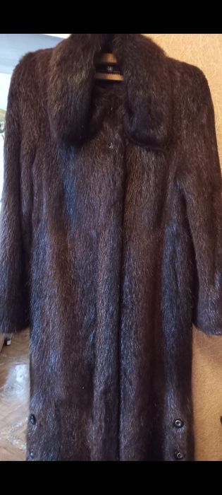 Натуральна нутрієва шуба.