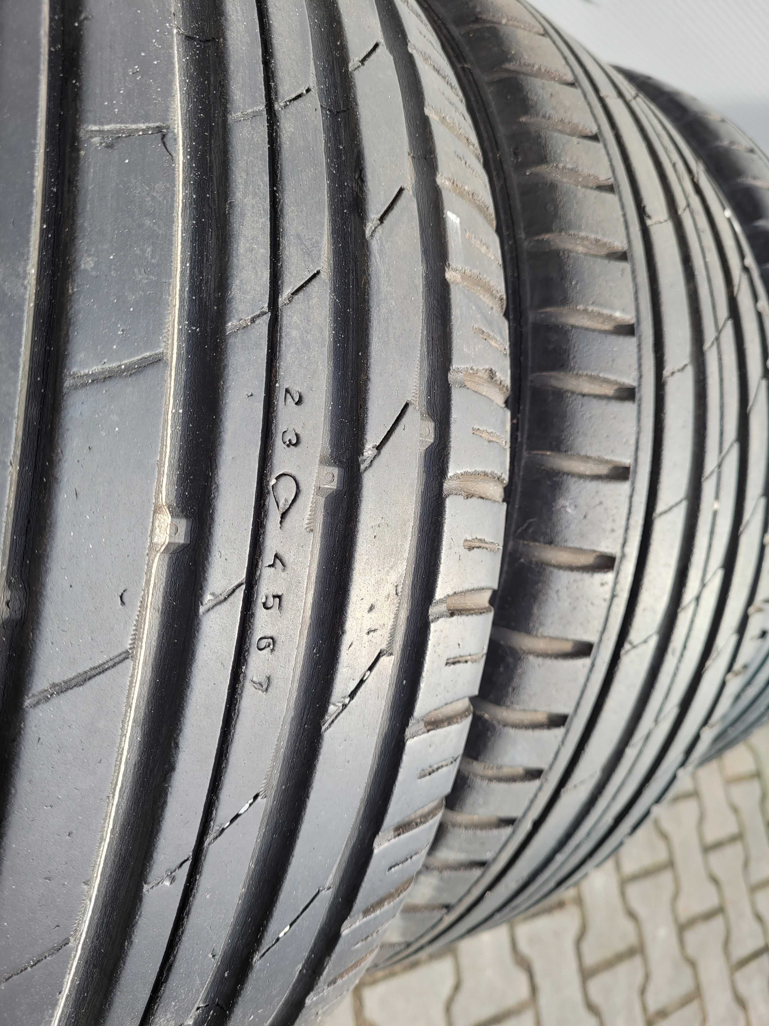 Komplet opon Nokian  235/45 R 19