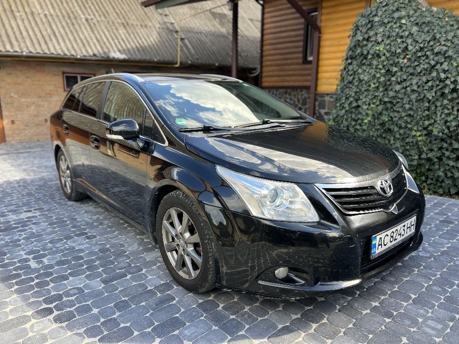 Toyota Avensis 2011 дизель автомат