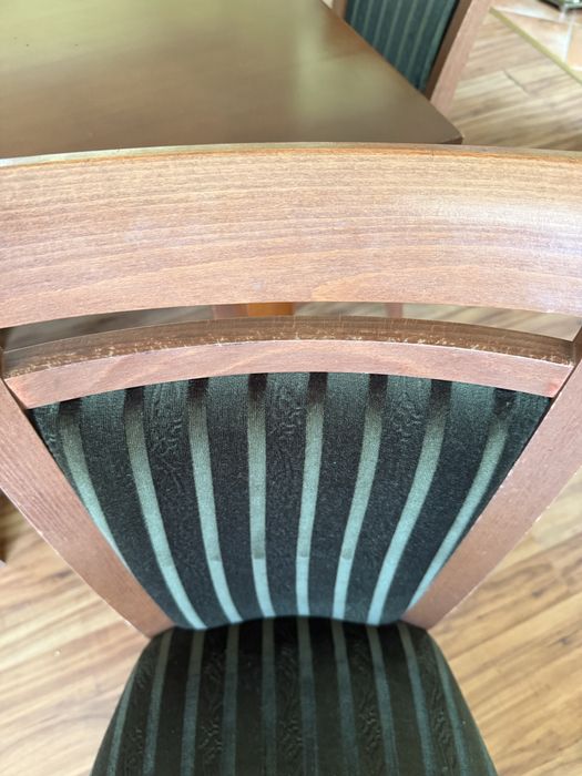 Stół rozkladany + 8 krzeseł lite drewno