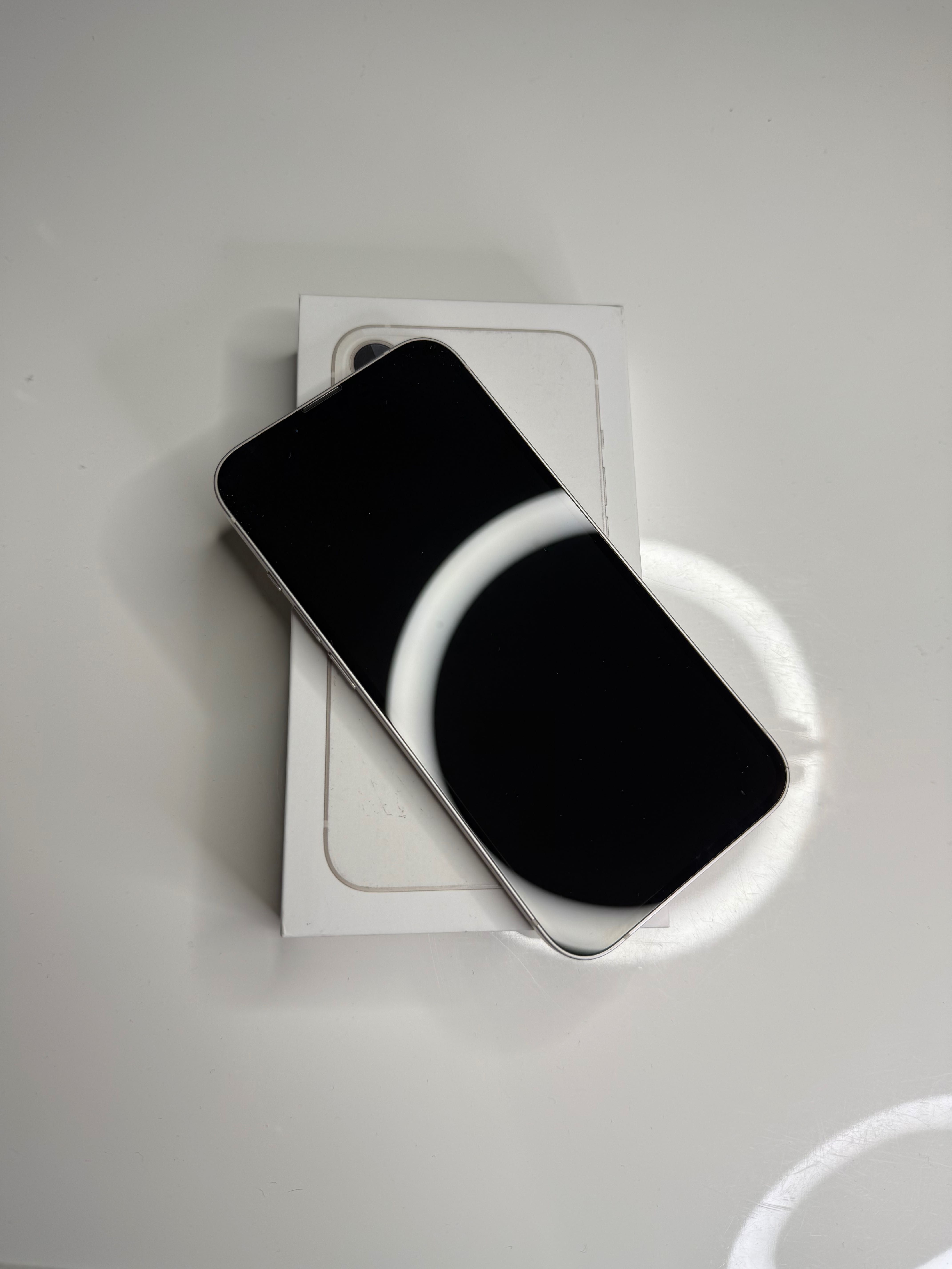 iPhone 13 biały 128gb