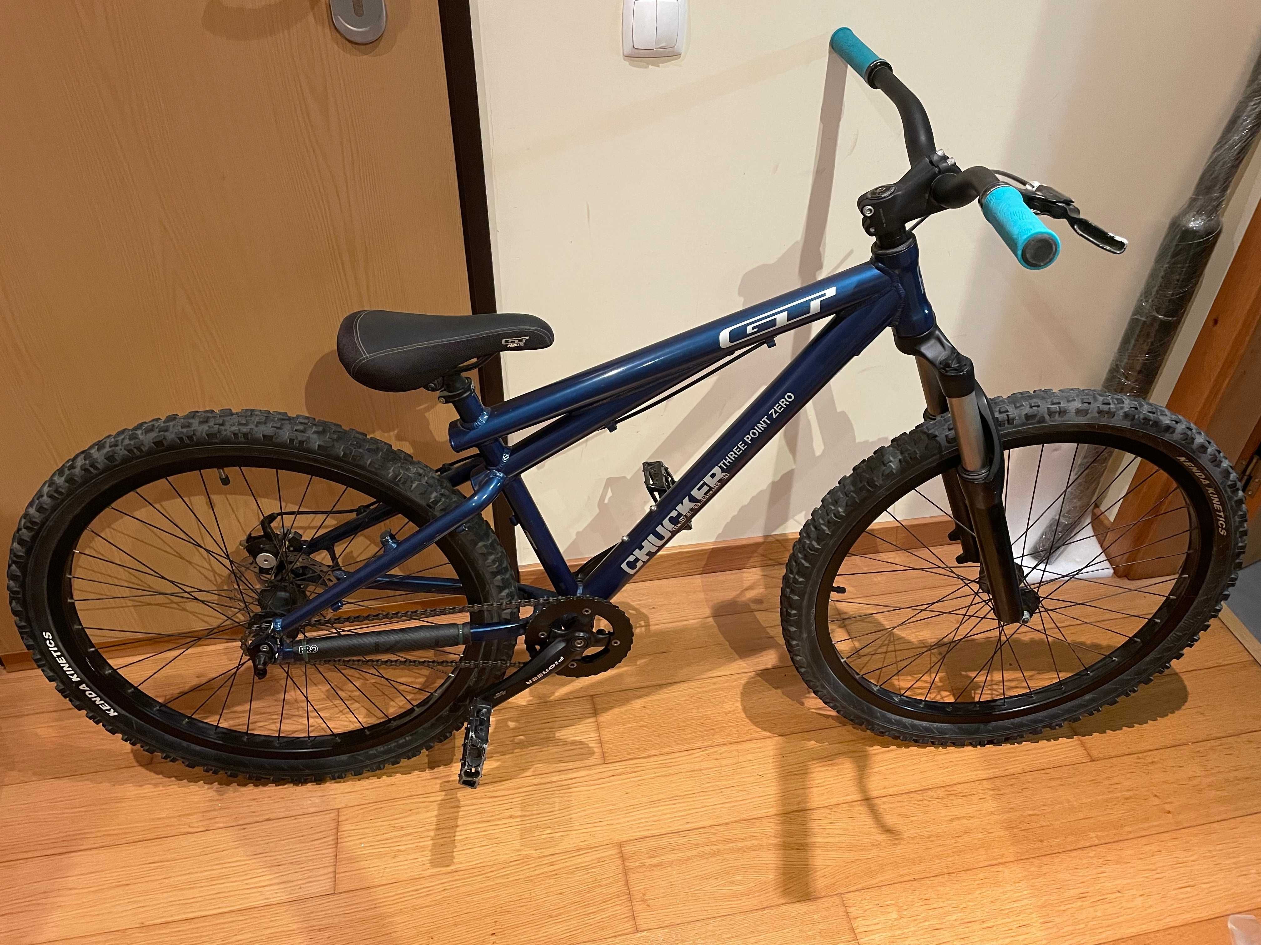 bicicleta gt chucker 3.0