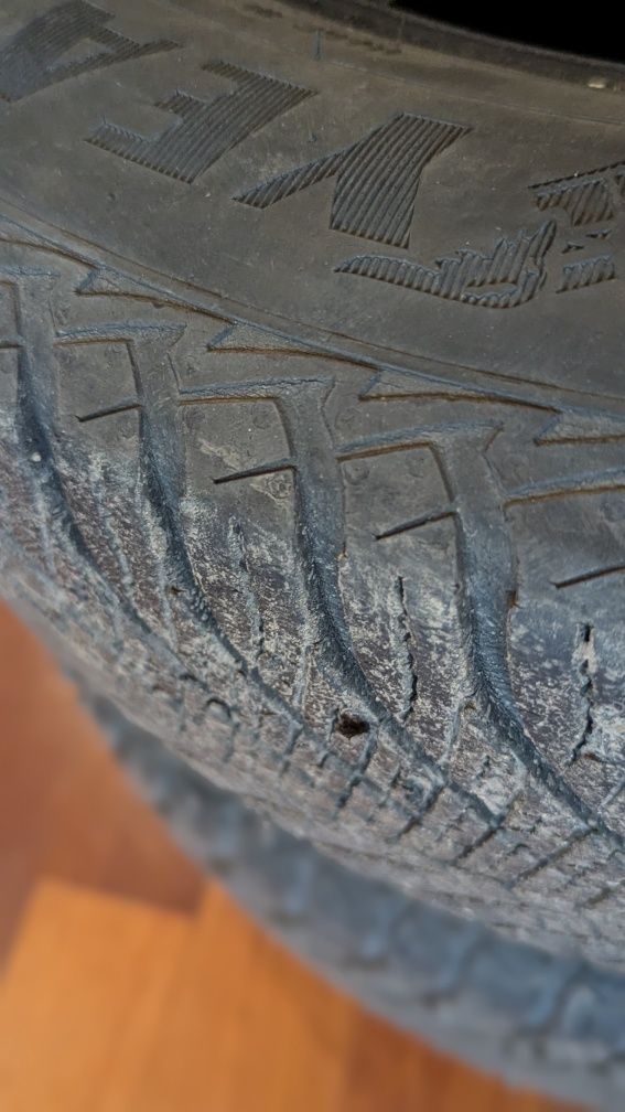 4x Opony całoroczne 235/55 R17 – Continental 2021 i Goodyear 2018