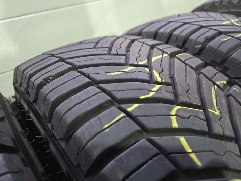 Michelin Agilis Crossclimate 215/65R16C 109/107T 6,5mm 4X 21R