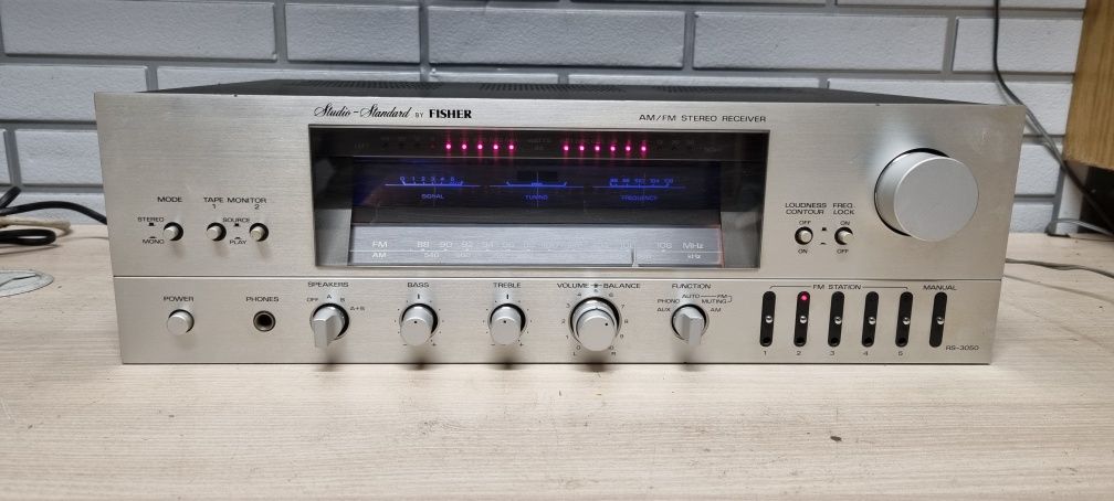 Amplituner hi-fi stereo FISHER RS-3050