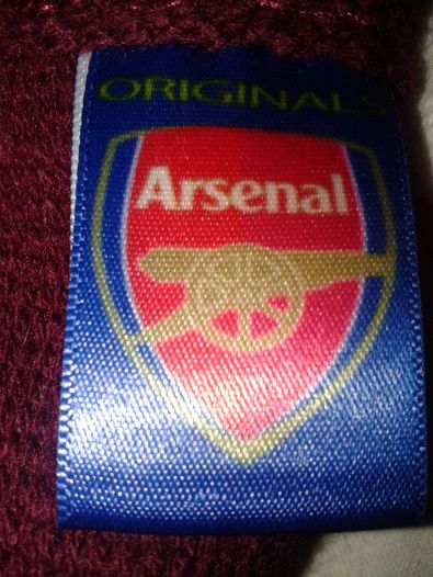 Sprzedam 14 nowych szalików piłkarskich kolekcjo-Arsenal F.C. Londyn