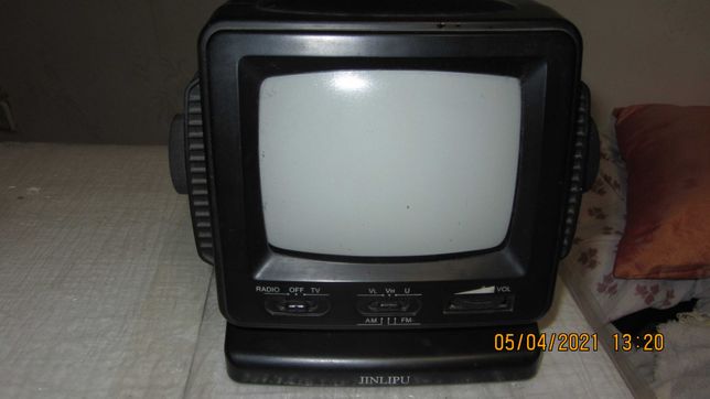Телевизор маленький  ч\б