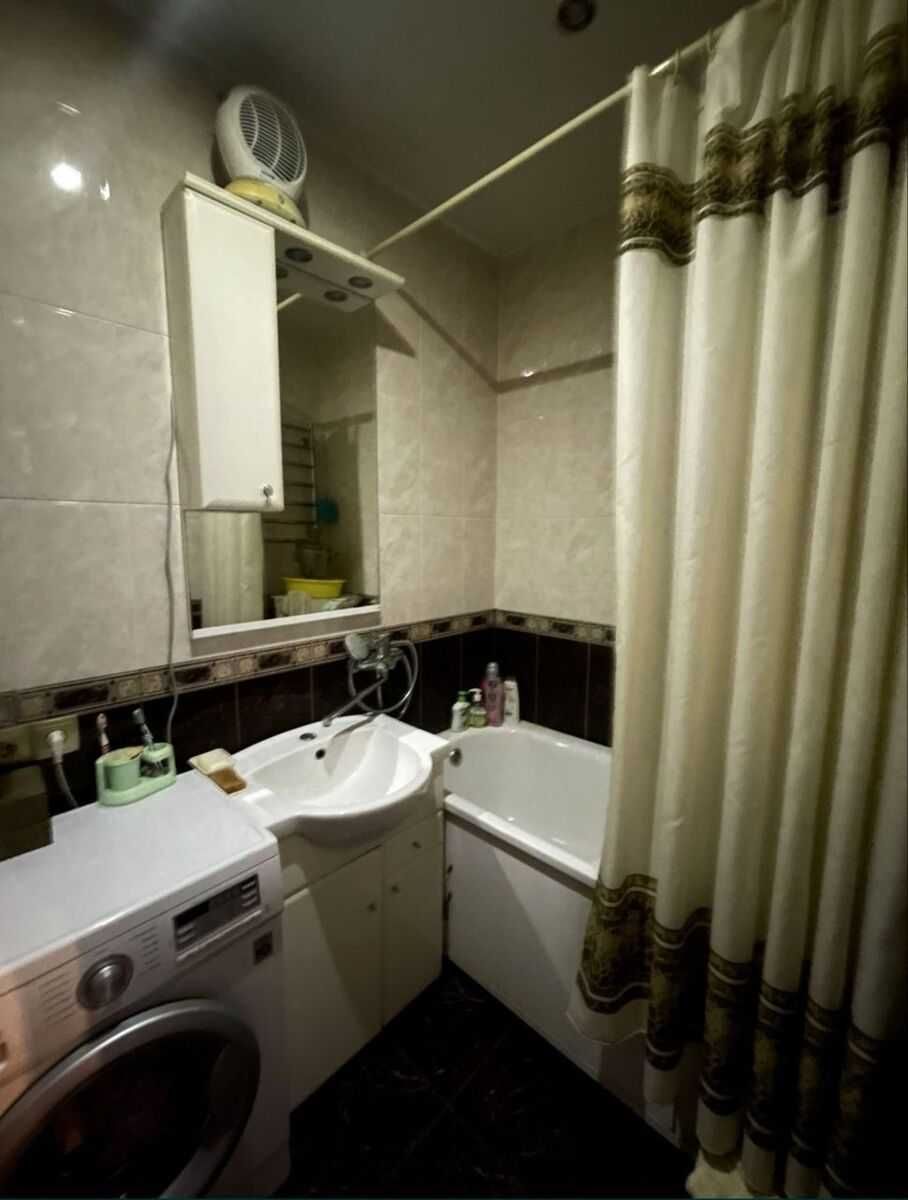Продаж 2 кімнатної квартири, Центр міста (12 квітня) 213-100-559
