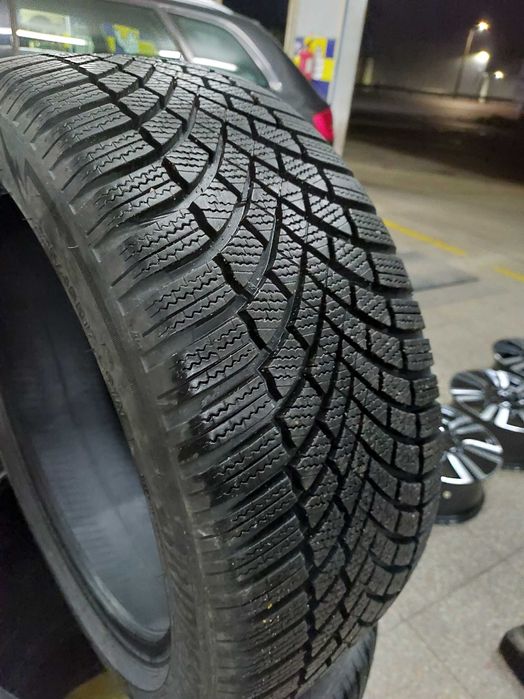 Pneus novos bridgestone 225 45r17  inverno