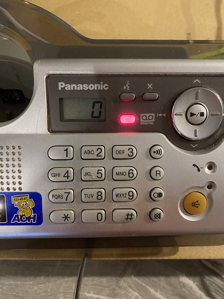 Радиотелефон с автоответчиком Panasonic kx-tcd246ua