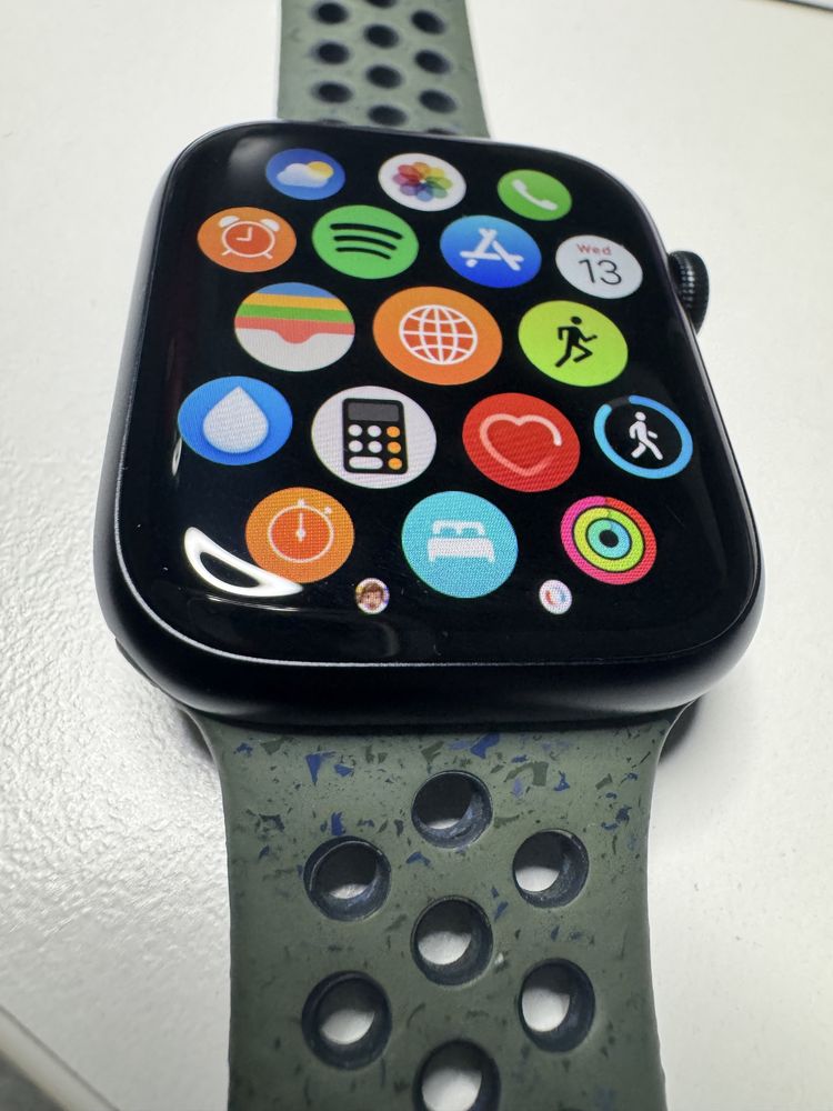Apple Watch 9 GPS+Cellular 45mm