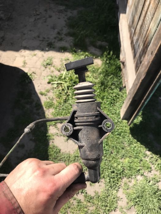 Робочій циліндр зчеплення гольф 4