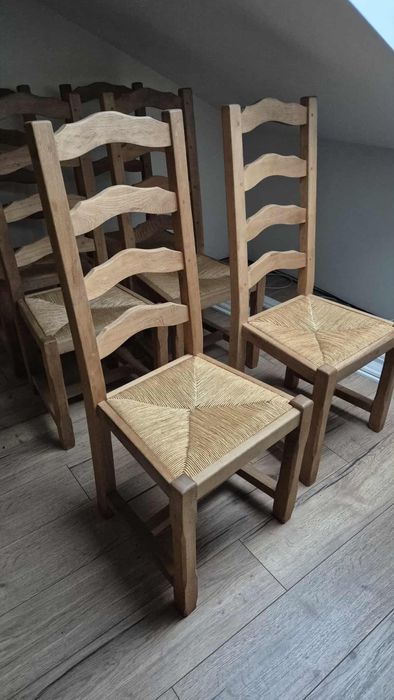 Krzesła drewniane