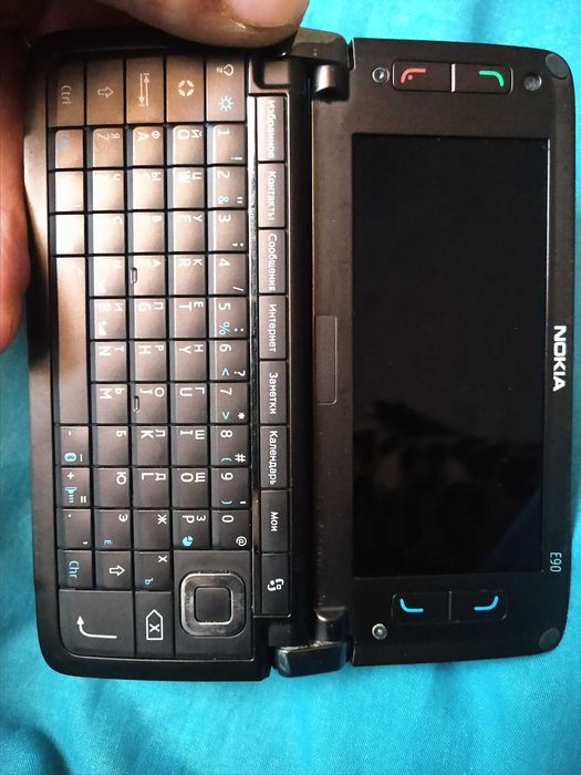 Nokia e90 в хорошому стані  .