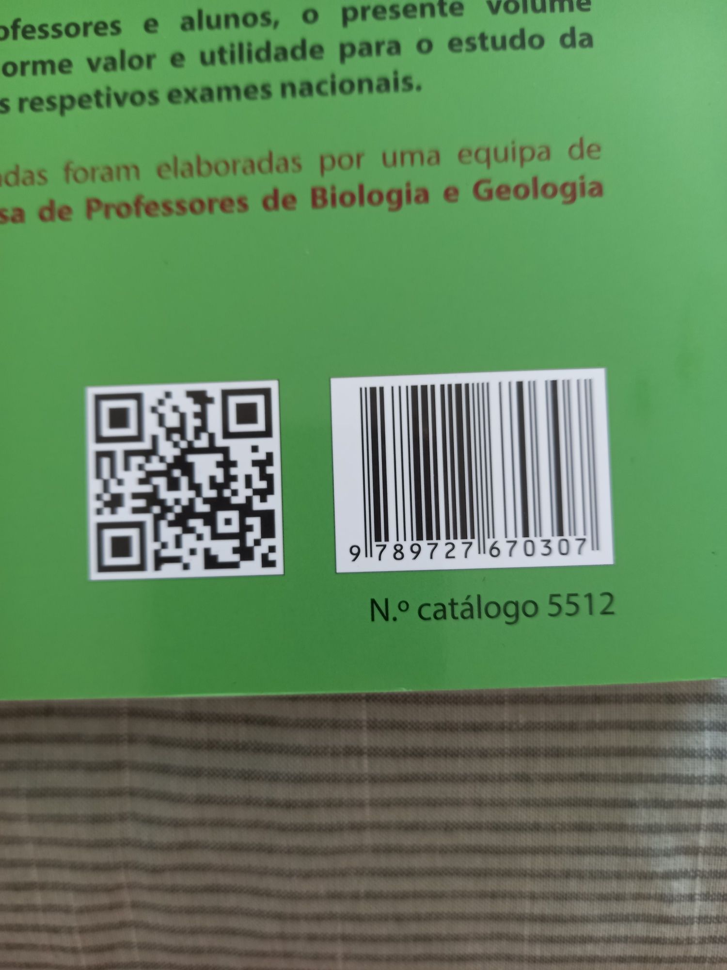 Vendo livro para preparação de exame biologia e geologia