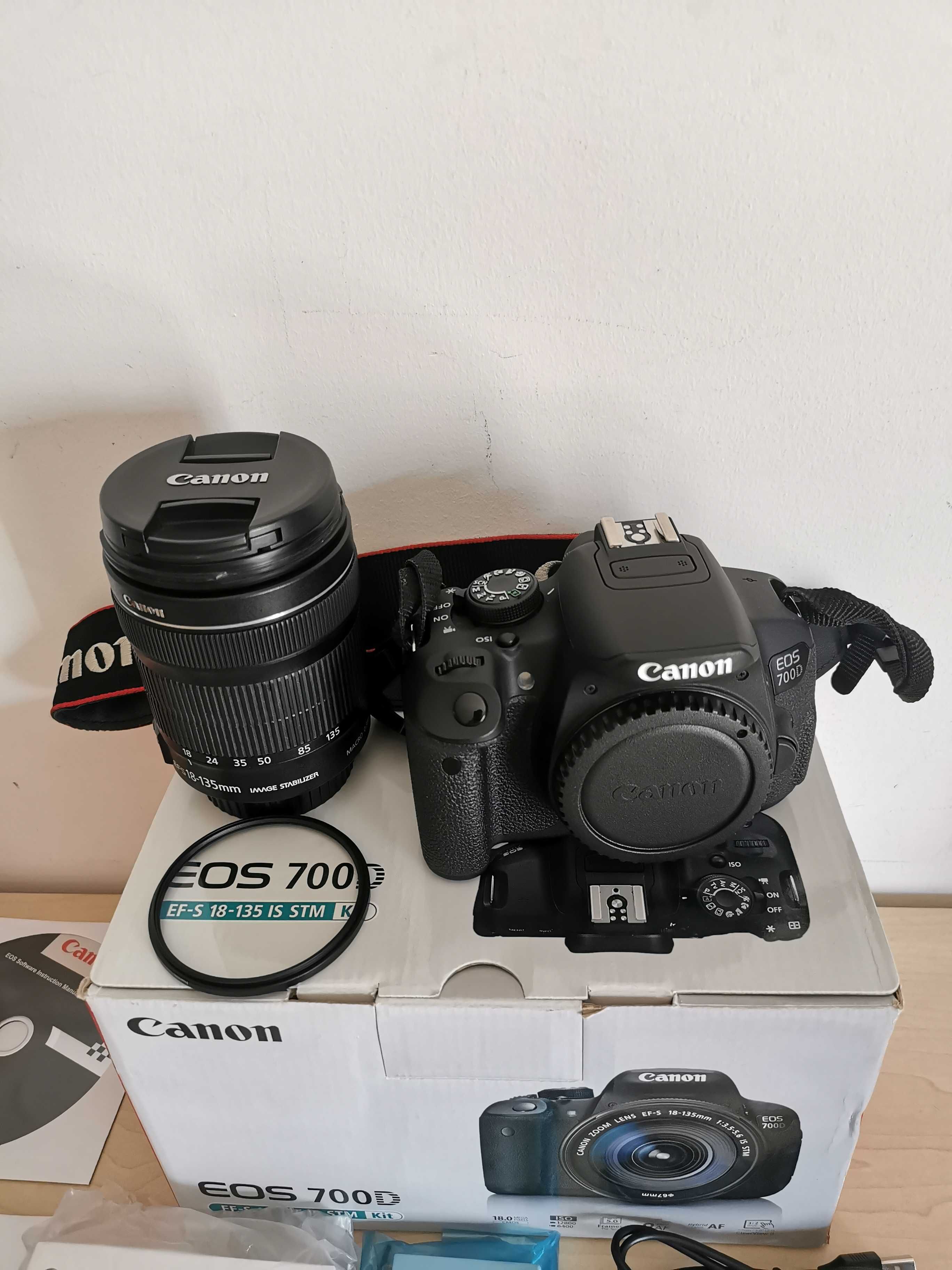 Canon EOS 700D (Objetiva 18-135mm) nova