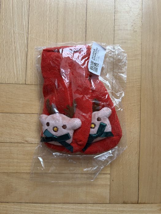 Sliniaczek i skarpetki świąteczne dla niemowlaka