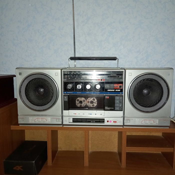 Продам магнитолу  Вега 335, Panasonic rx-fs 420a