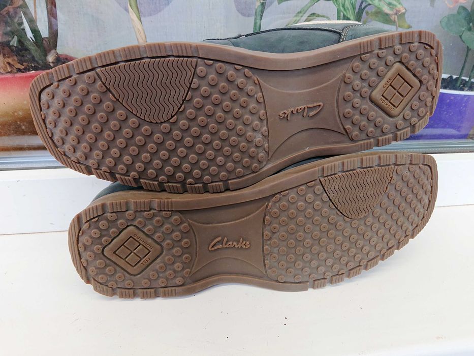 Удобные и легкие  кожаные мокасины "Clarks" . Оригинал,  44 р.