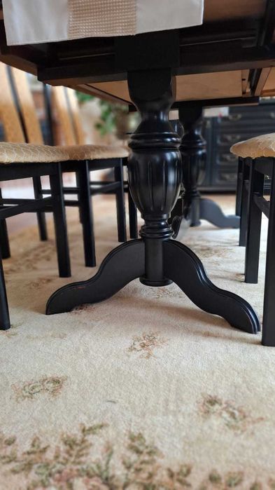 Stoł i szesc krzesel