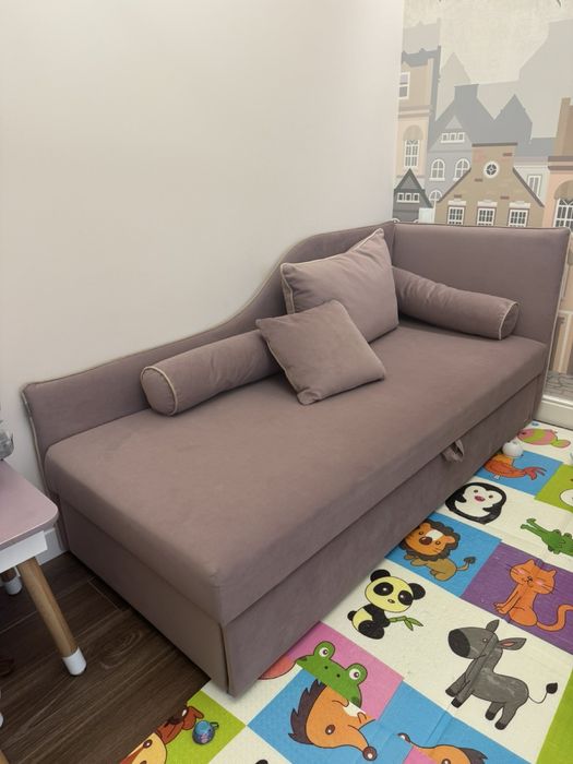 Диван розкладний.