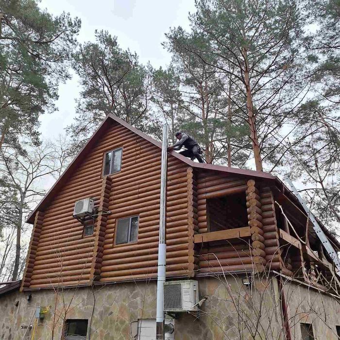 Вентиляція в будинку, вихід вентиляції збоку, вентиляція через дах