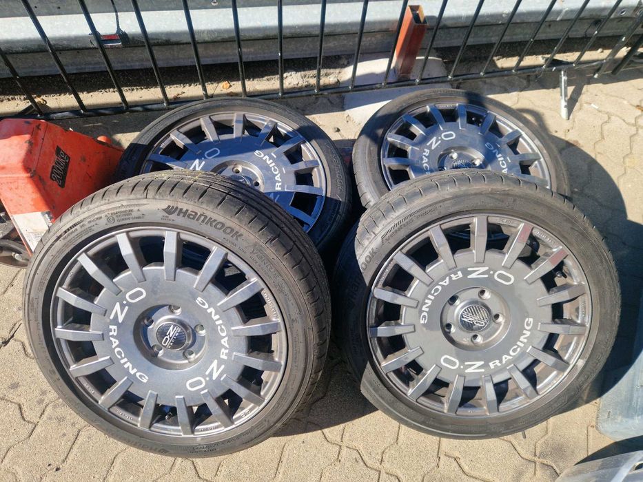Felgi OZ Racing 7x17 5x112 z oponami Hankook Ventus 215/45