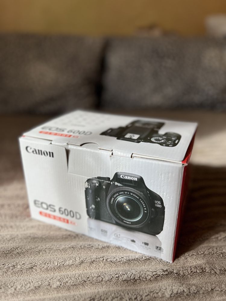 Canon EOS 600d + kit 18-55 IS II, в ідеальному стані